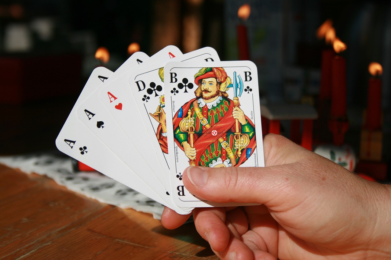 Dealing with Variance in online poker Dealing with Variance in online poker
